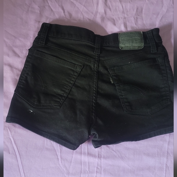 Levi Strauss And Co Black Denim Shorts. Cute And Classic. Highrise. 2.5" Inseam - Picture 8 of 9